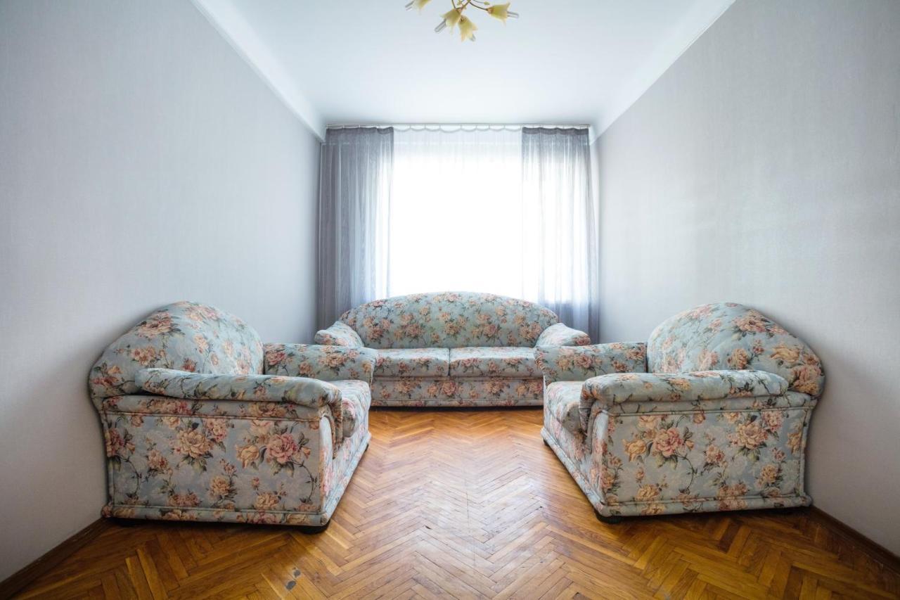 Apartment Near Metro Pecherskaya Kiev Eksteriør bilde