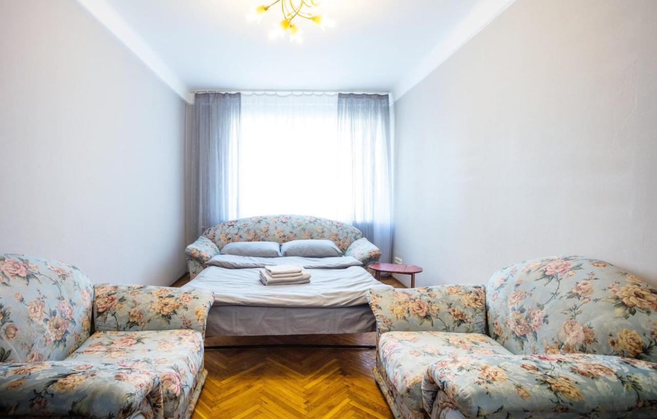 Apartment Near Metro Pecherskaya Kiev Eksteriør bilde